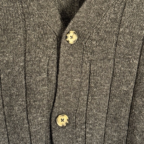 Club Room Men’s 100% Lambswool V-neck Charcoal Gray Button Cardigan Size Large - Picture 2 of 9
